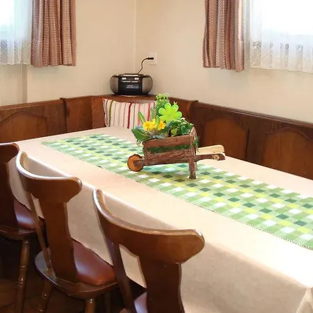 Saas-grund Sleeps 22 *
