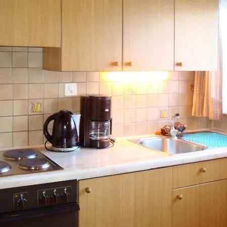 Saas-grund Sleeps 22 *